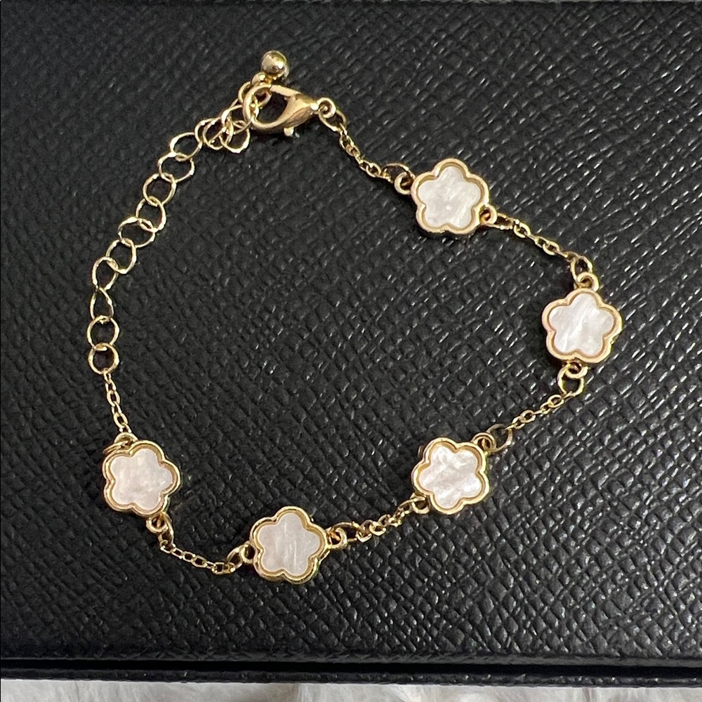 Gold Chain Bracelet with White Mother-of-Pearl Clover Accents